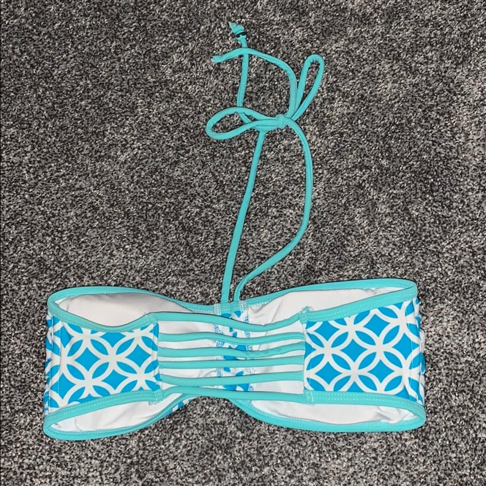 Geometric Patterned Bikini Top - Picture 2 of 2